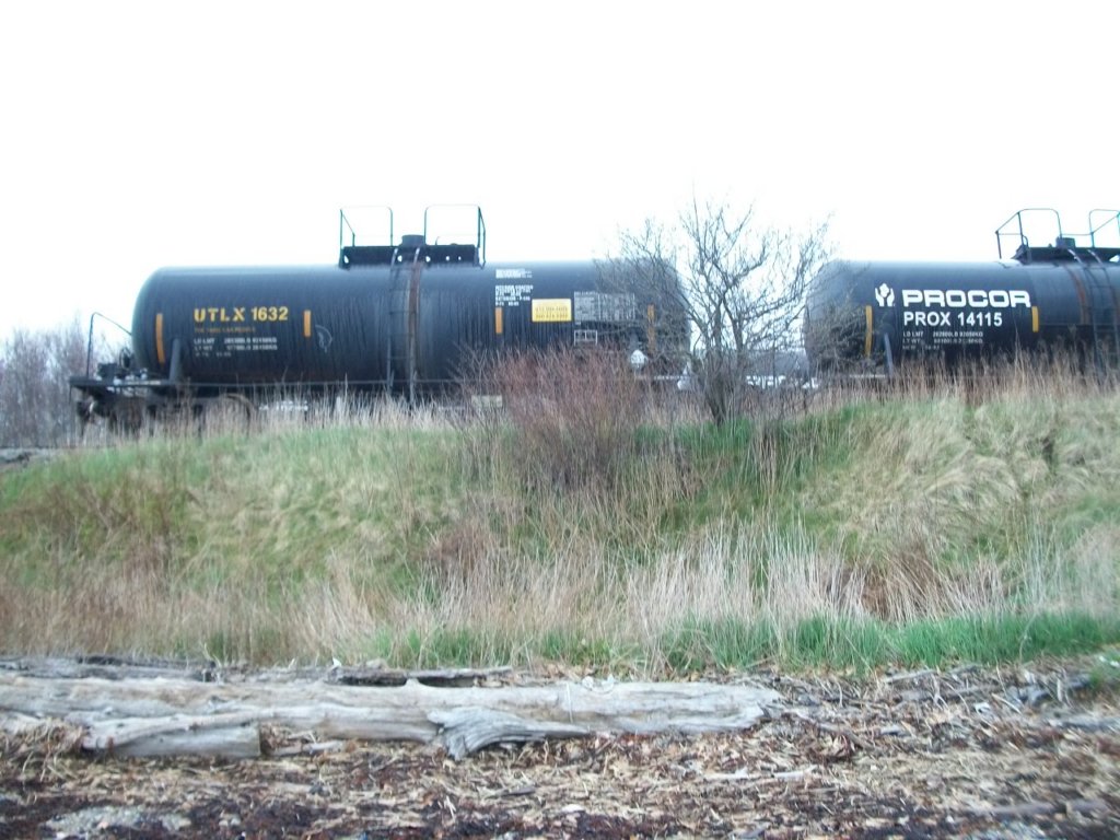 gac_042212_09_railcars2.jpg